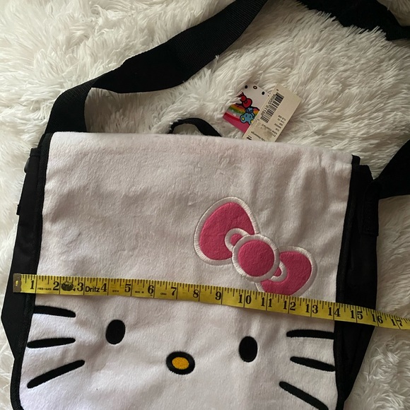 Hello kitty backpack - Picture 6 of 6